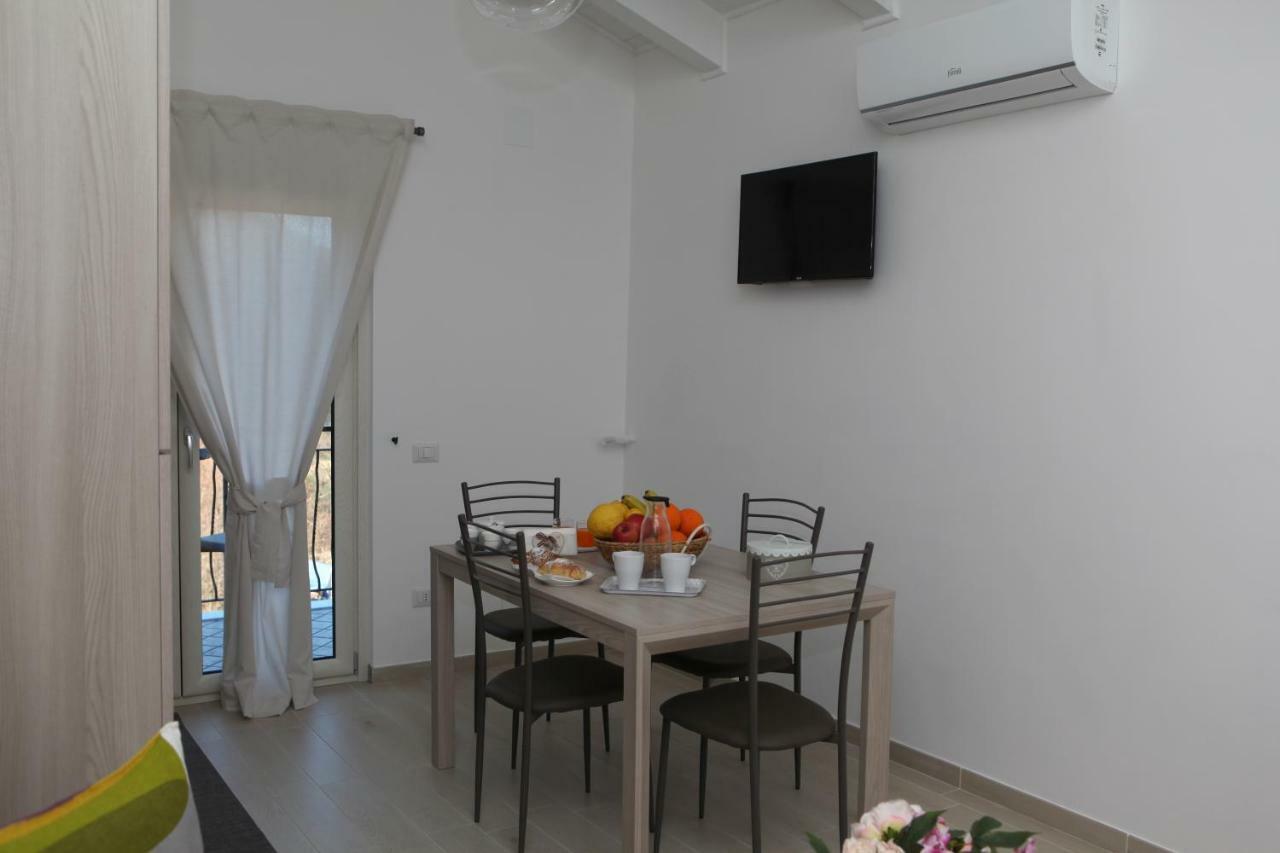 Rosy House - Hospitality Apartamento Pimonte Exterior foto