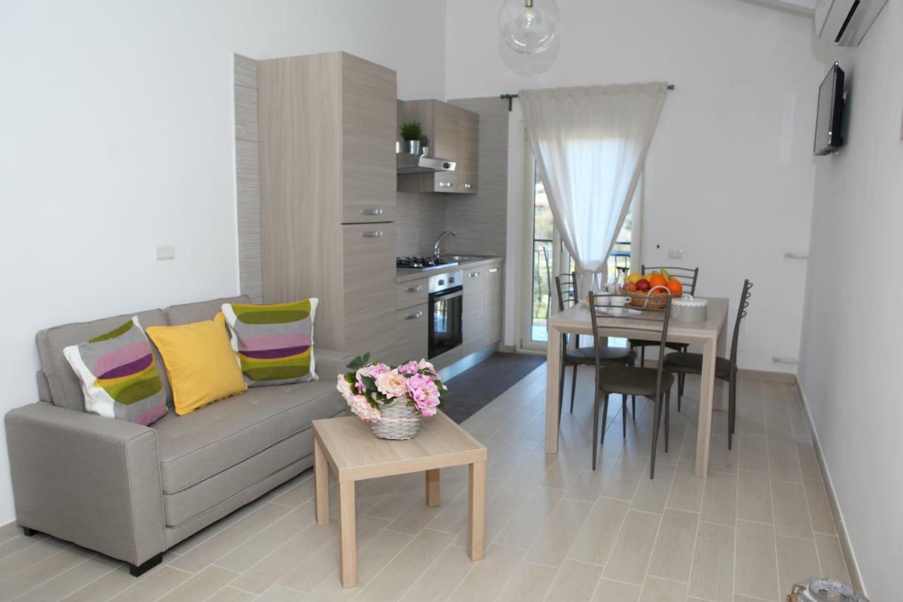 Rosy House - Hospitality Apartamento Pimonte Exterior foto